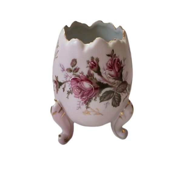 Footed Egg - Picture 1 of 10